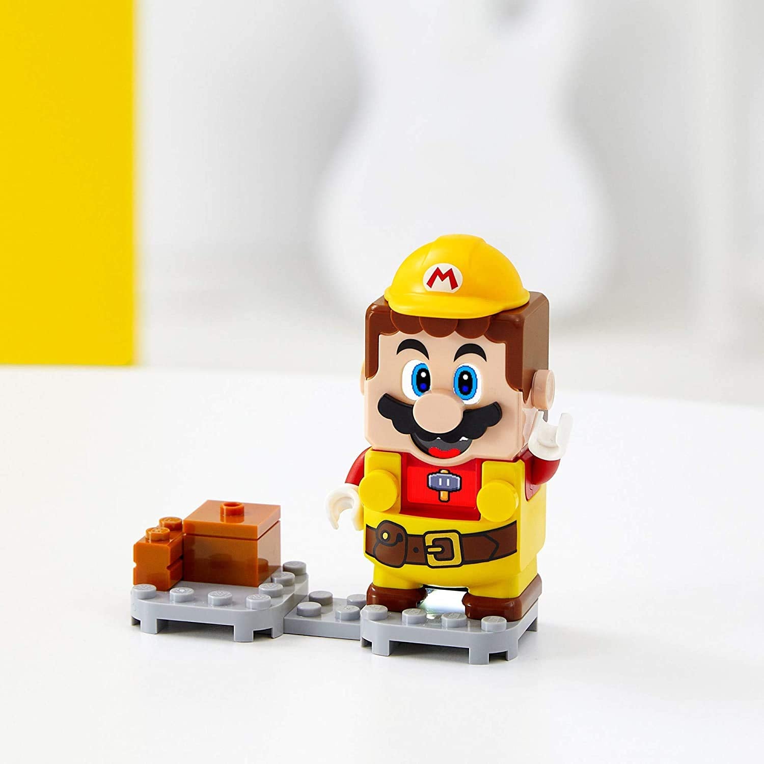LEGO Super Mario Builder Mario Power-Up Pack 71373 packaging details and setup.