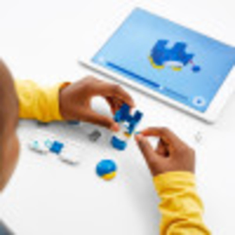 LEGO Super Mario Penguin Power-Up Pack 71384 packaging image showing gift-ready box for kids