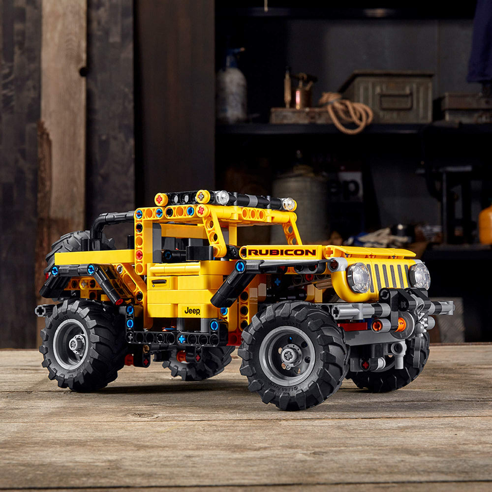 LEGO Technic Jeep Wrangler 42122 bold yellow and black color scheme stands out