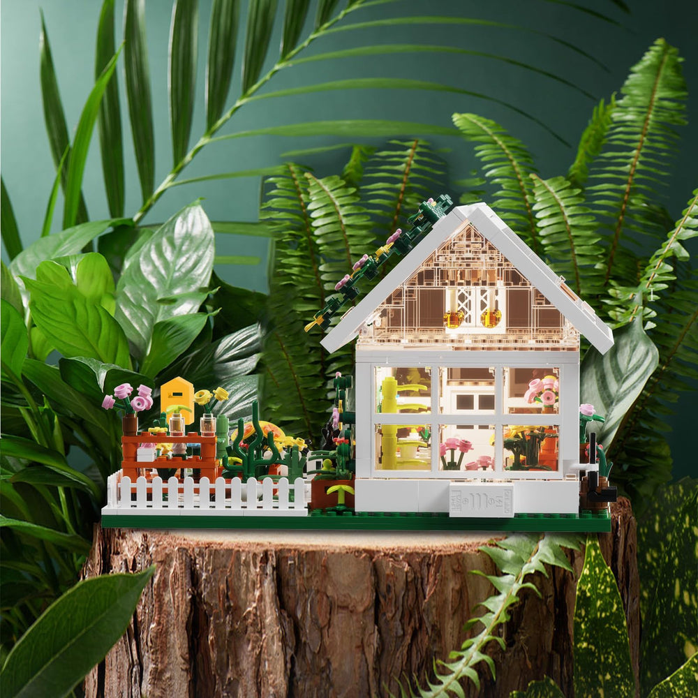 LEGPS YYDS yard, sofa, and mailbox scene for cozy micro-city decor