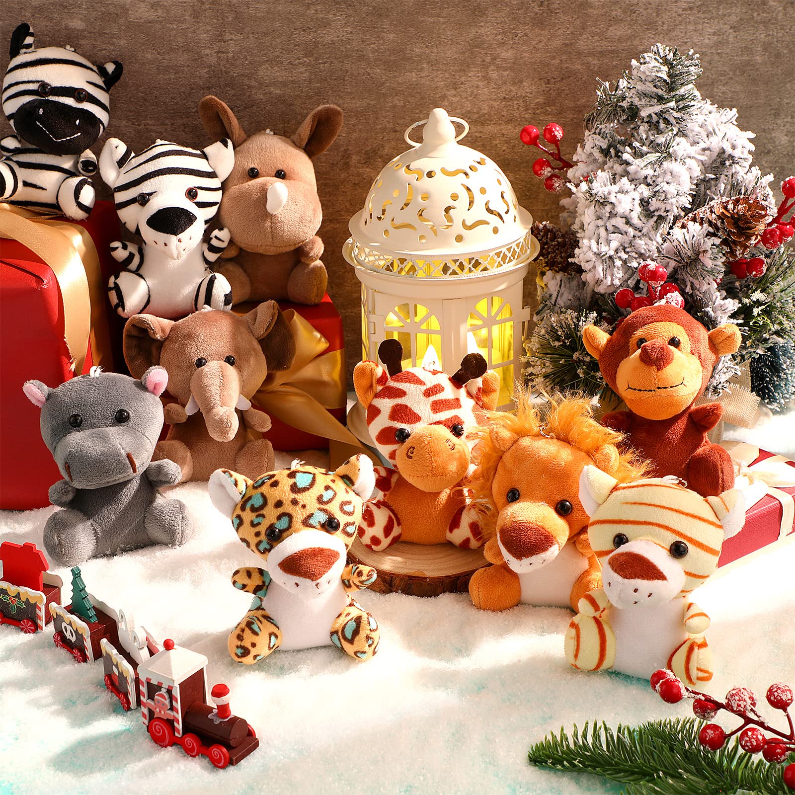 Leitee mini safari plush lions and tigers, ideal as bag charms or desk decor.