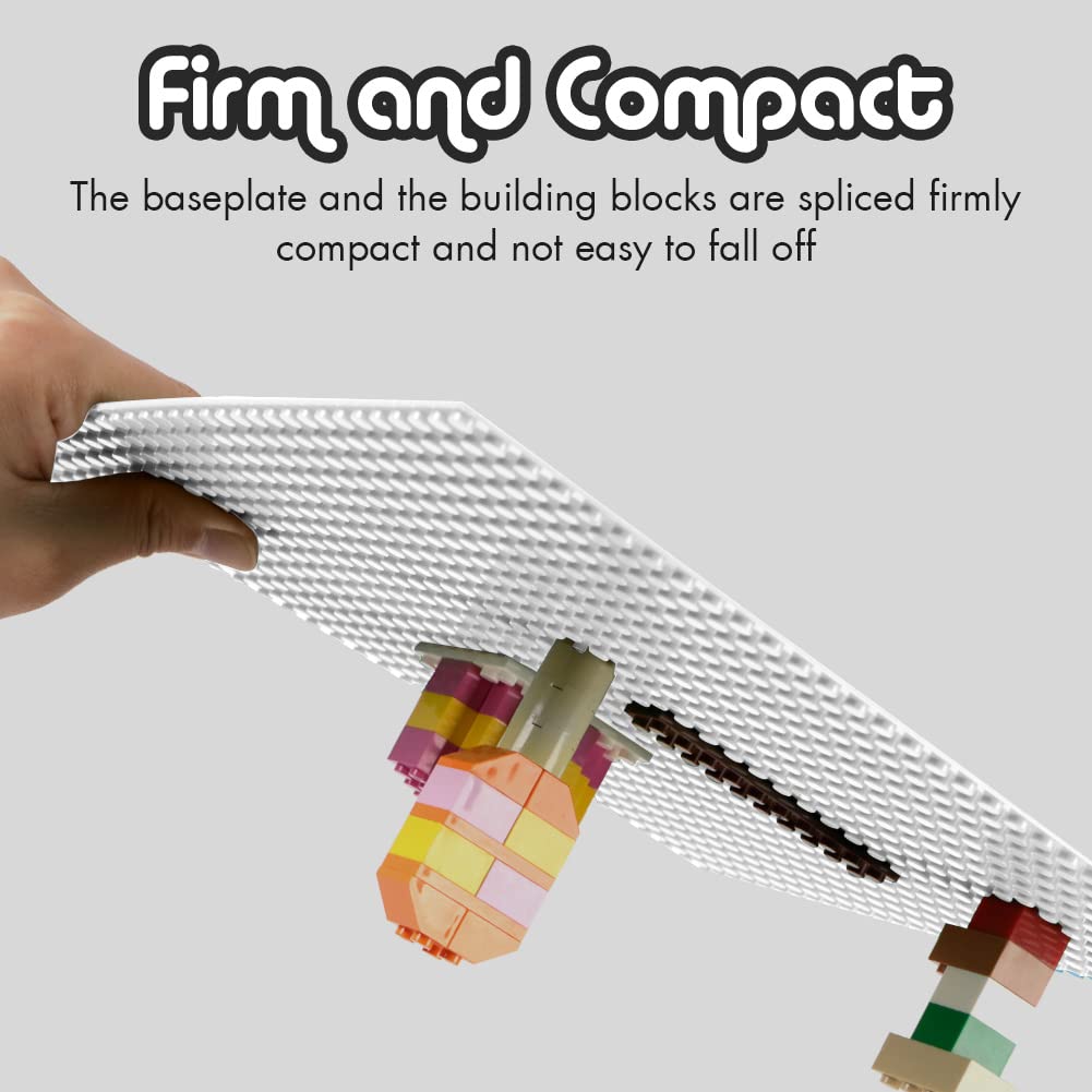 Close-up of durable Lekebaby 5x5 white baseplates showing sturdy plastic and smooth edges.