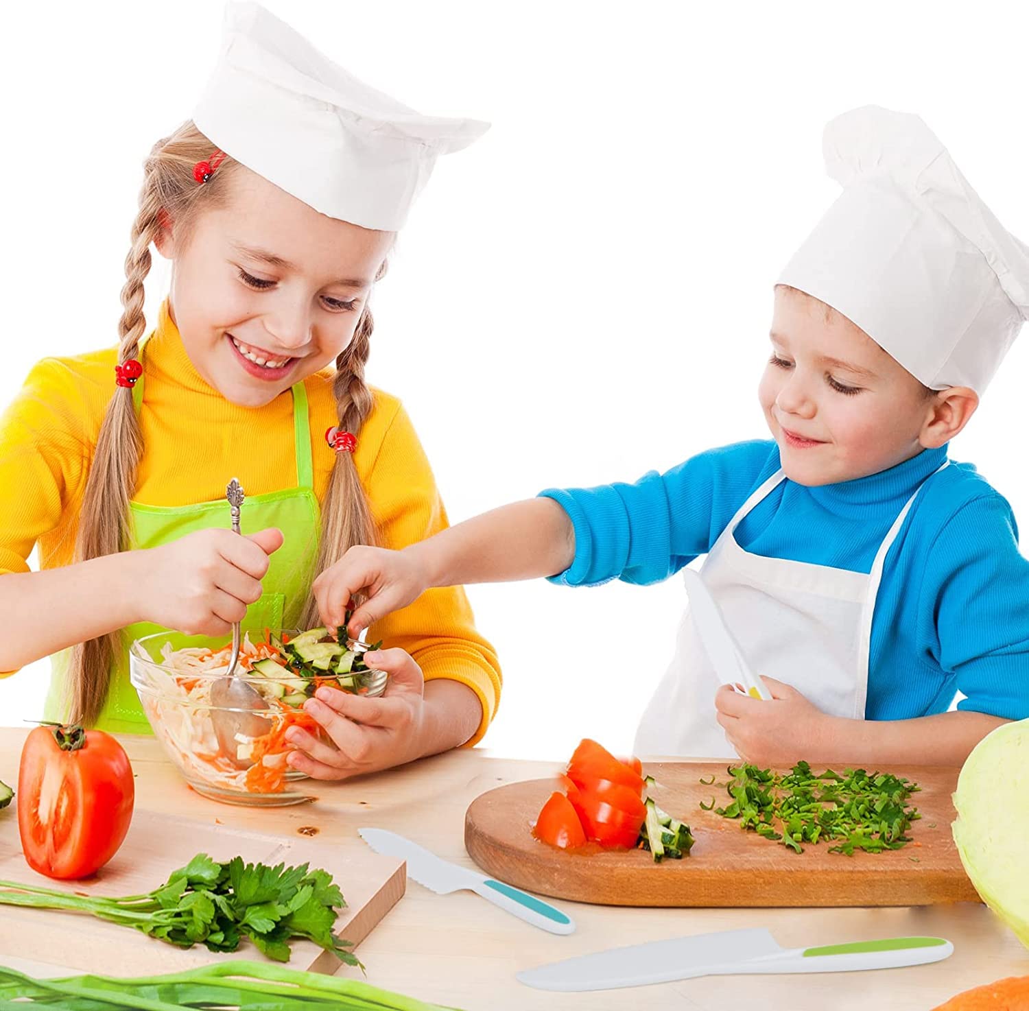 Leking toddler-friendly knife set supports safe cooking practice.