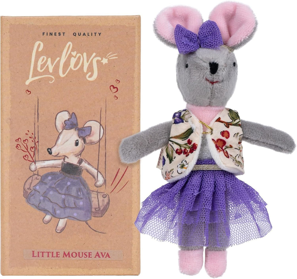 LEVLOVS Mouse Ava closeup showing soft linen texture for cuddle moments