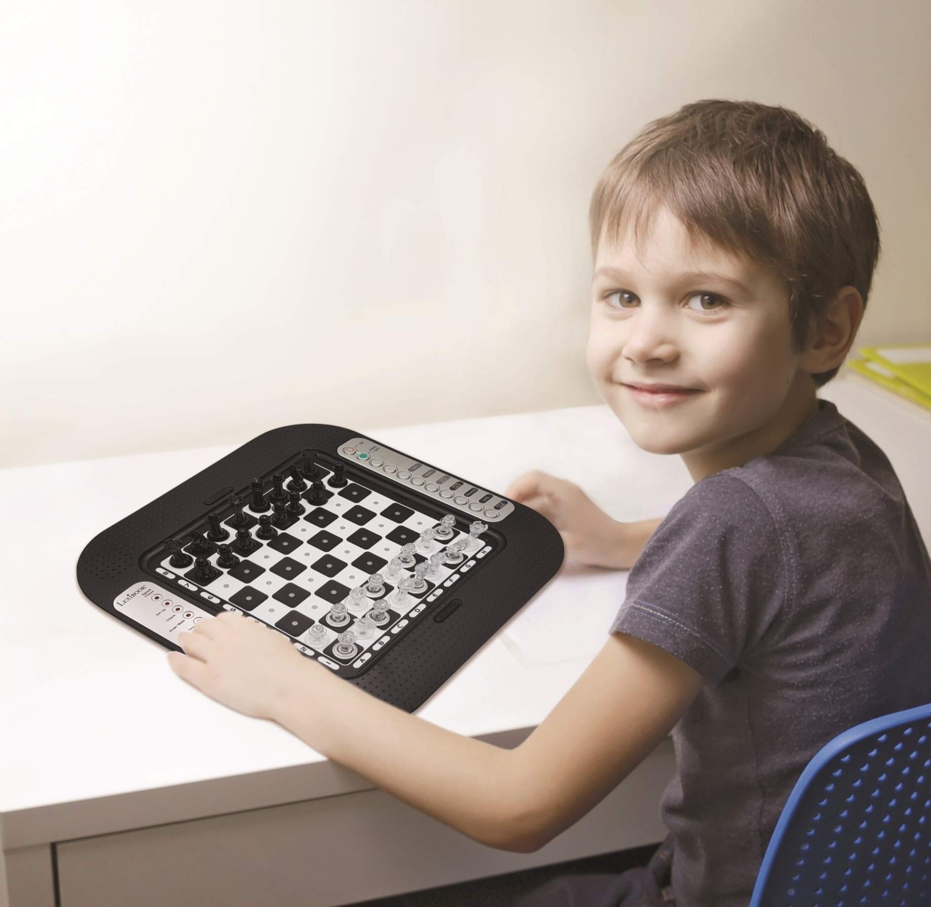 Lexibook Chessman FX training mode shows optimal moves guidance