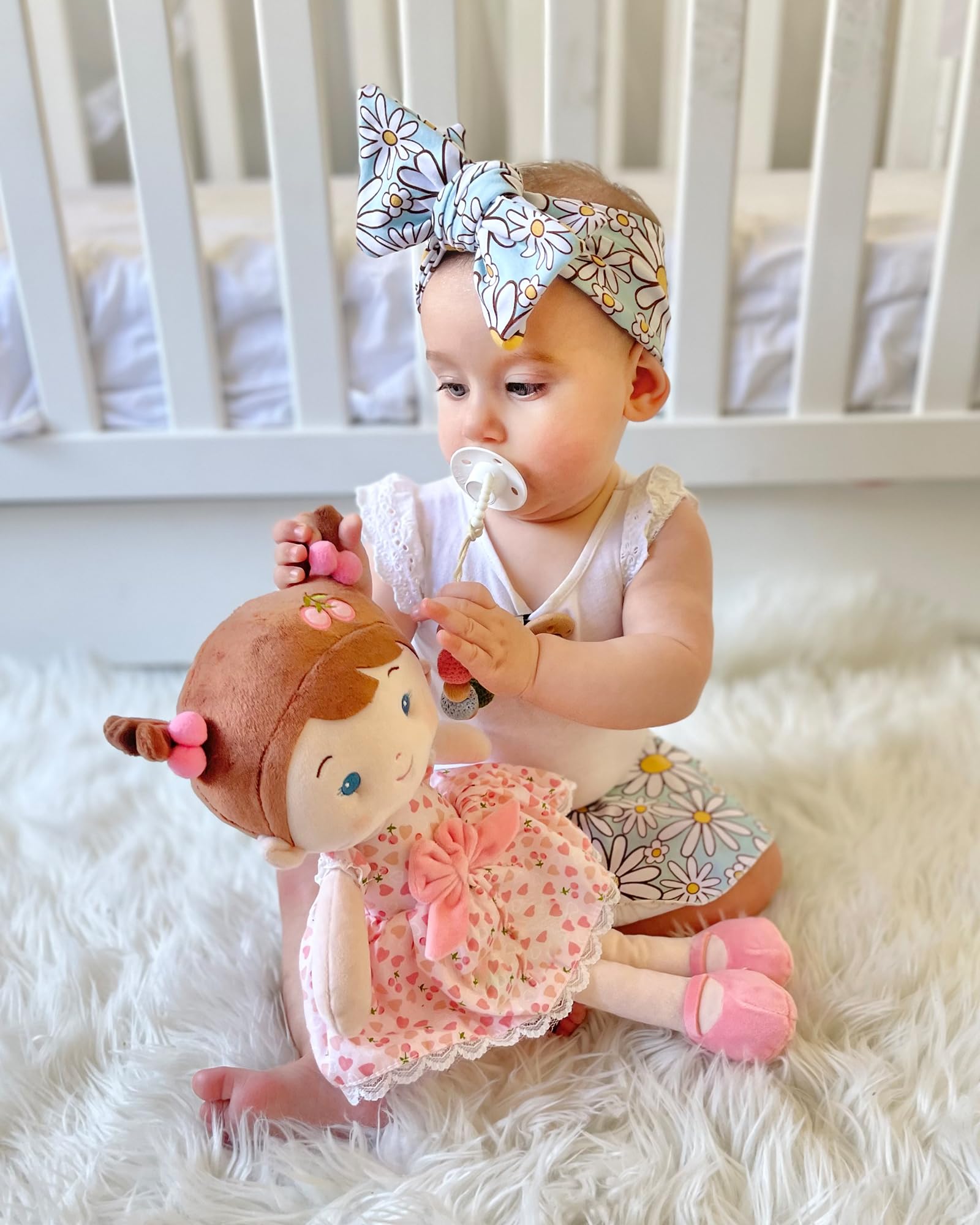 LeyaDoll flexible limbs spark imaginative storytelling and easy pose-driven play.