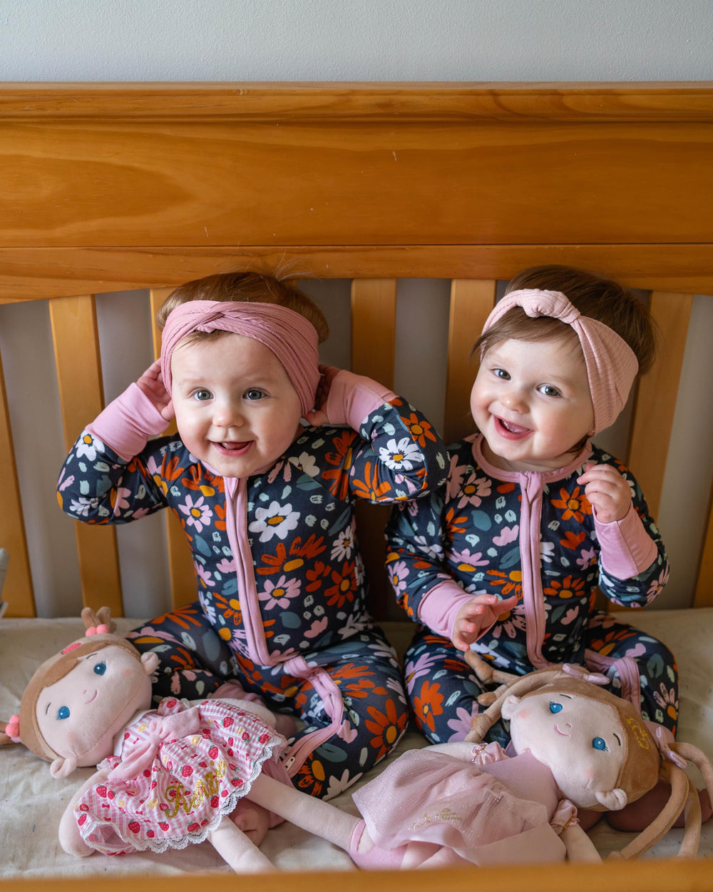 LeyaDoll ultra-soft fabric highlights cozy snuggles and bedtime companionship.