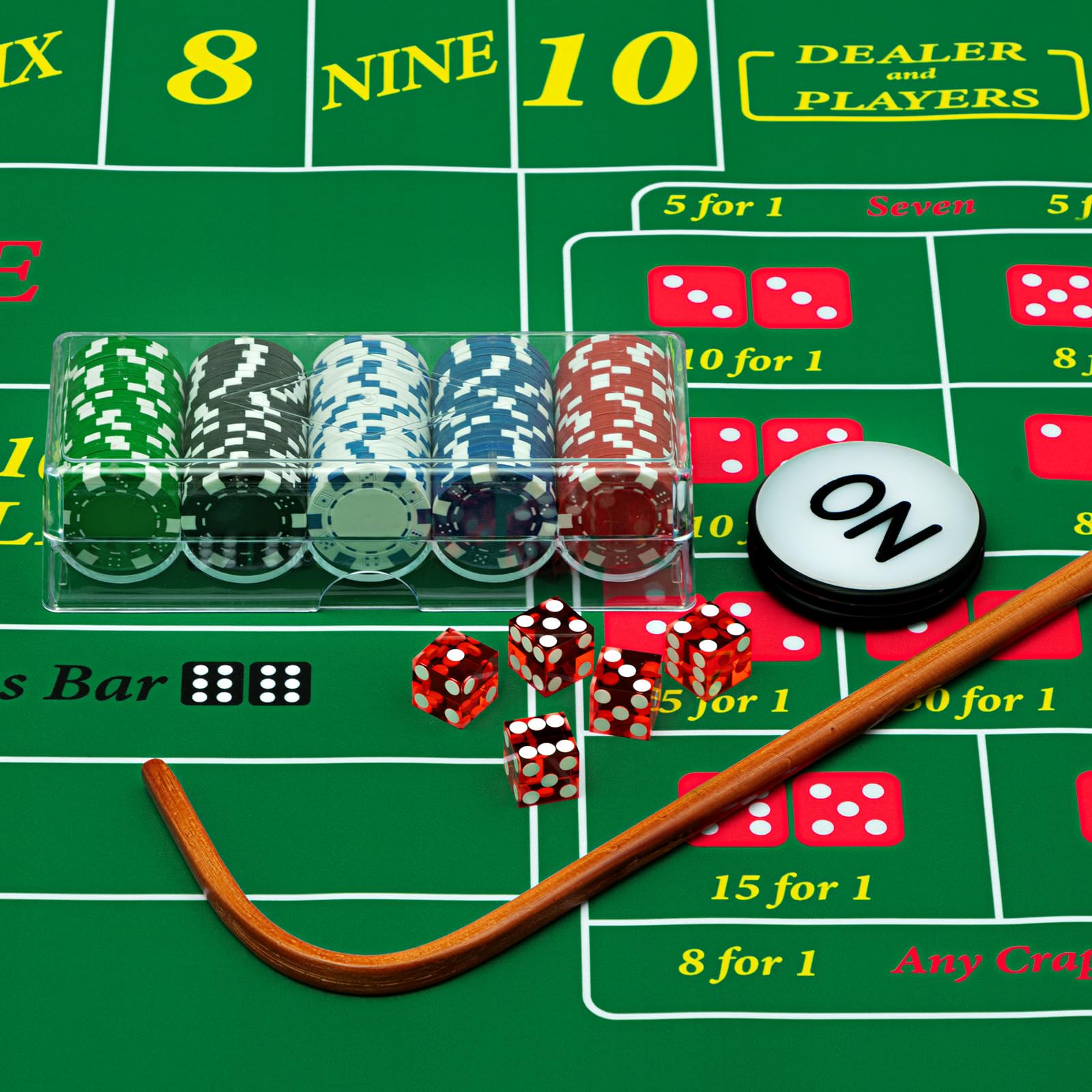 Leyndo carrying bag keeps the entire craps set neatly stored