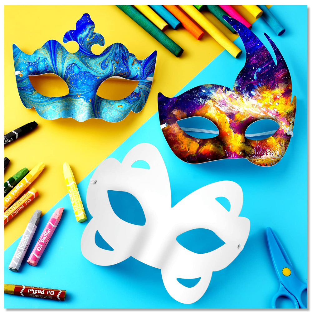 Leyndo packaging for 24 masks, convenient set for classrooms and parties.