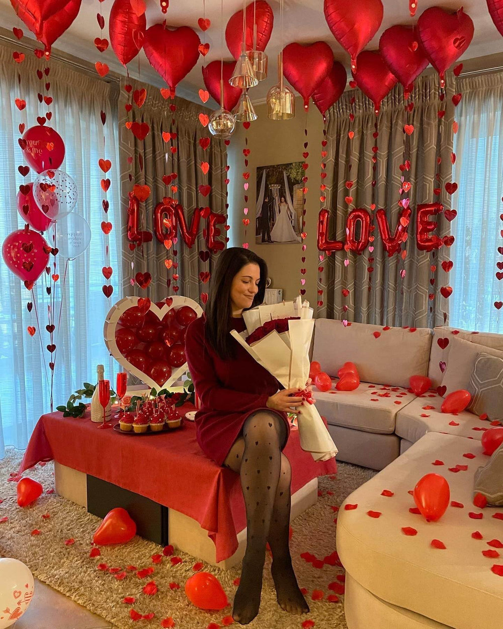 LHOAVWE 32-foot ribbon roll for quick, stylish balloon arches.