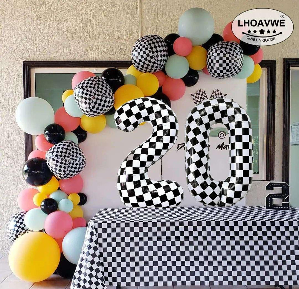 LHOAVWE 40-inch foil balloon deflates for reuse after events.