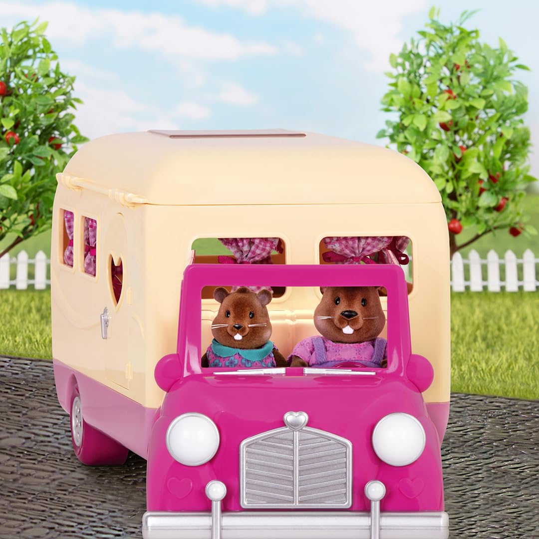 Compatible with Li'l Woodzeez figures and many other sets