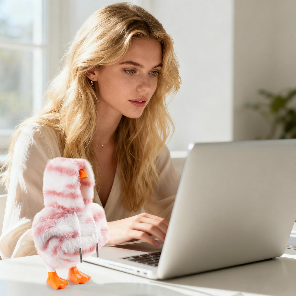 linastu desk-goose fashion setup shows how the outfit accents your workspace