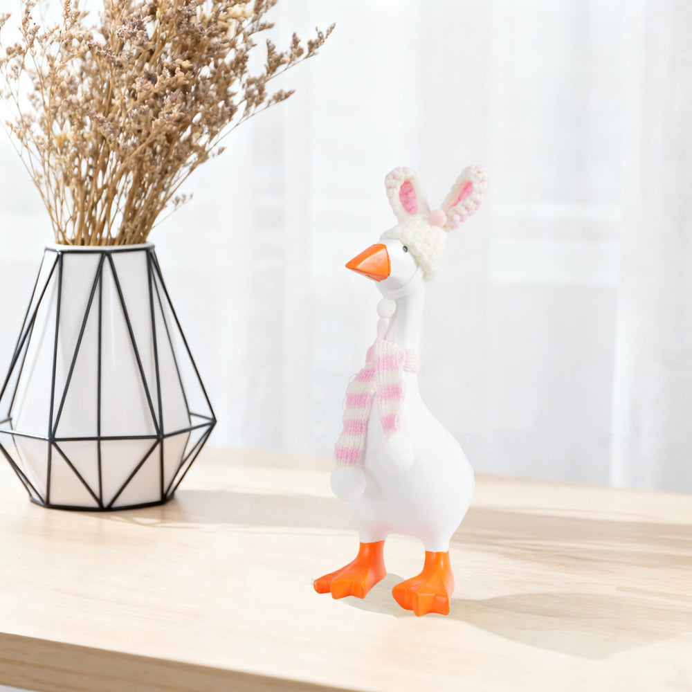 Holiday-ready Linastu set brings festive flair to your desk goose.