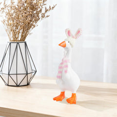 Holiday-ready Linastu set brings festive flair to your desk goose.