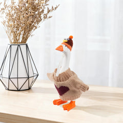 Linastu desk goose outfits: coordinated white knit set on goose