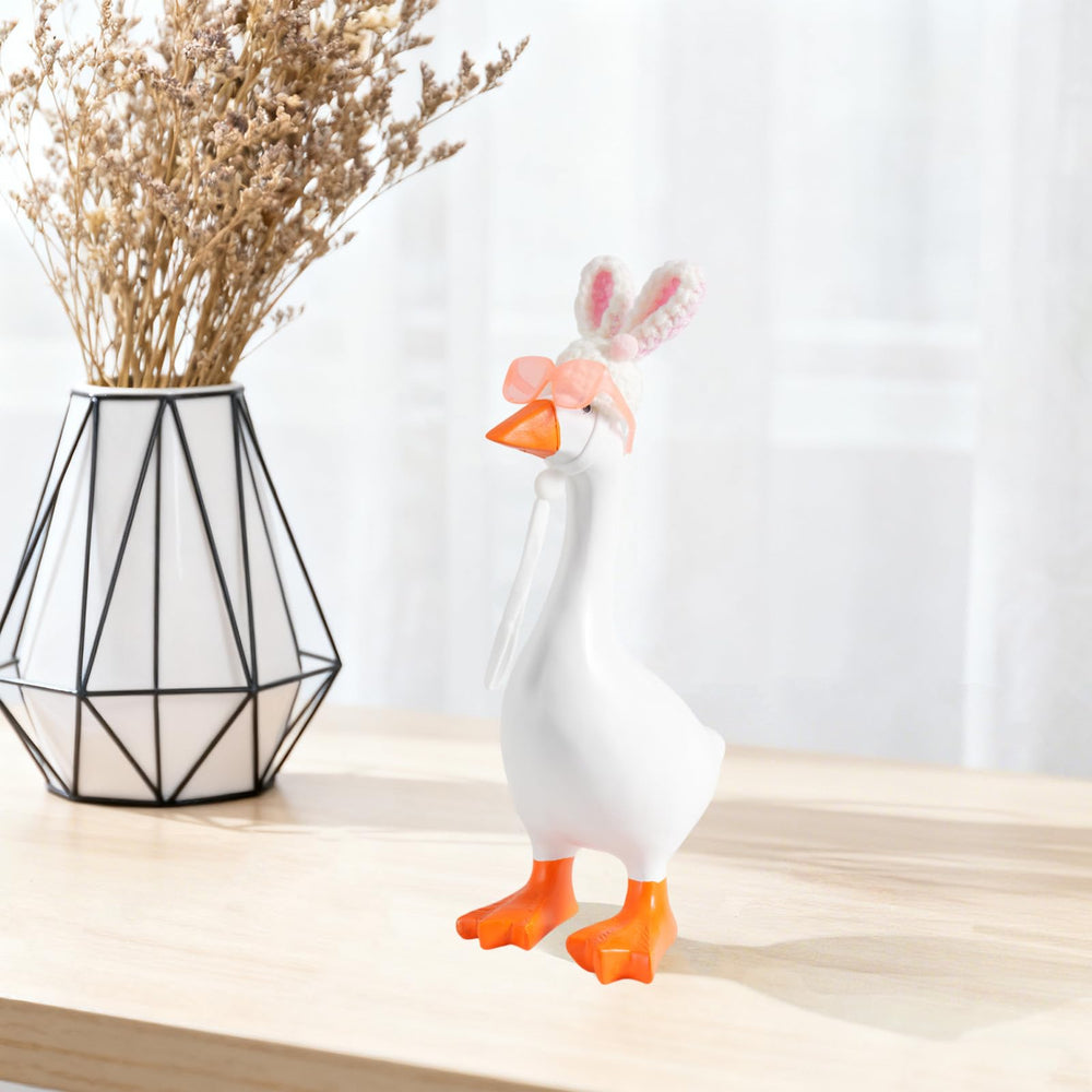 linastu set adds charming personality with hats and sunglasses.