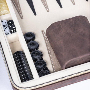 Lingle travel-friendly backgammon board ready for quick setup