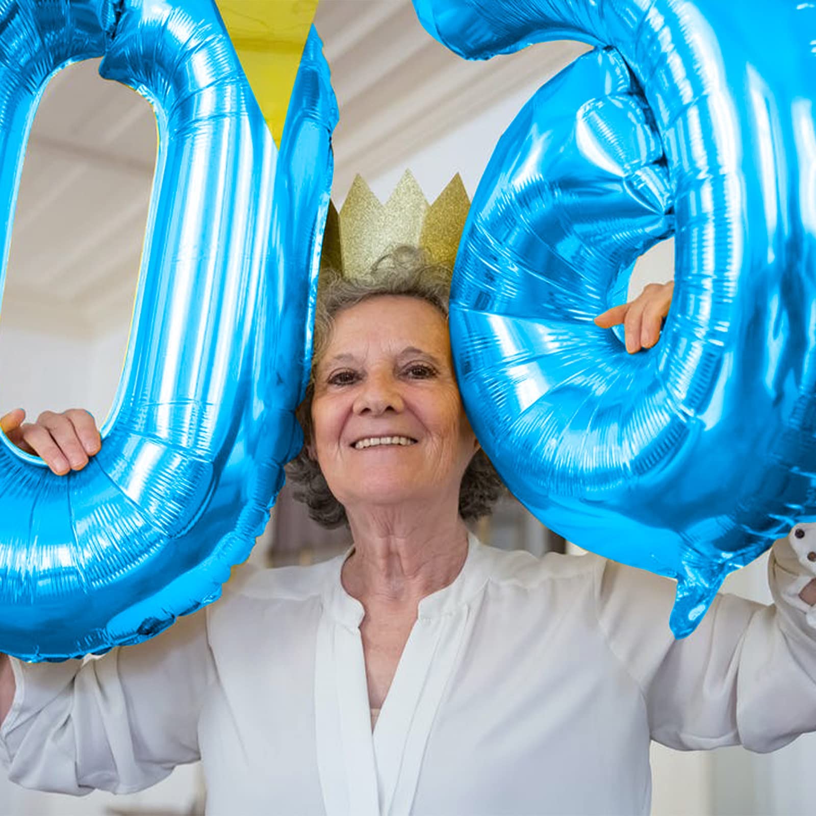 Lingqiang blue confetti balloons create vibrant backdrops and photo opportunities.
