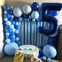 Lingqiang helium-friendly balloons float when filled with gas.