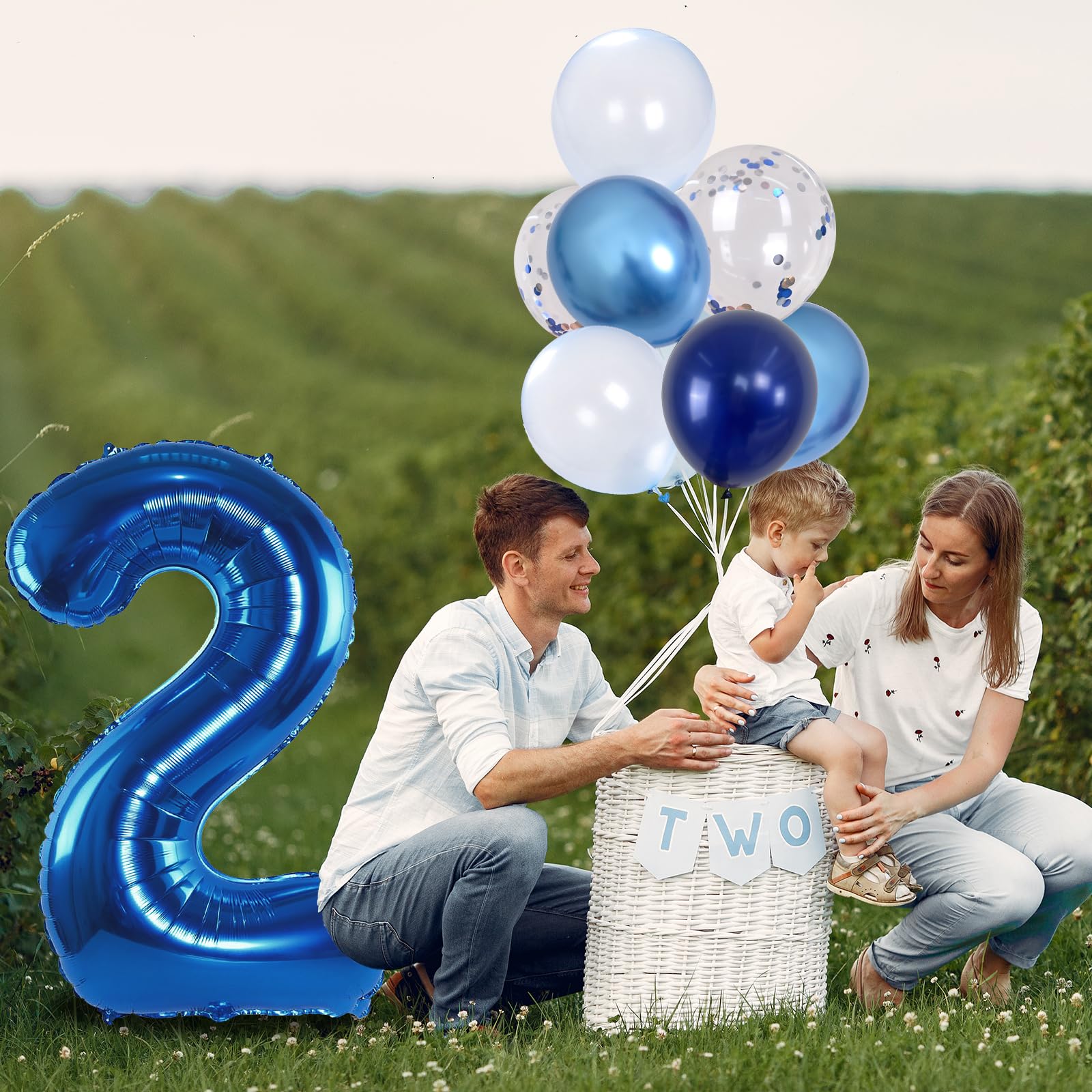 Lingqiang pastel blue balloons soften the setup with gentle hues