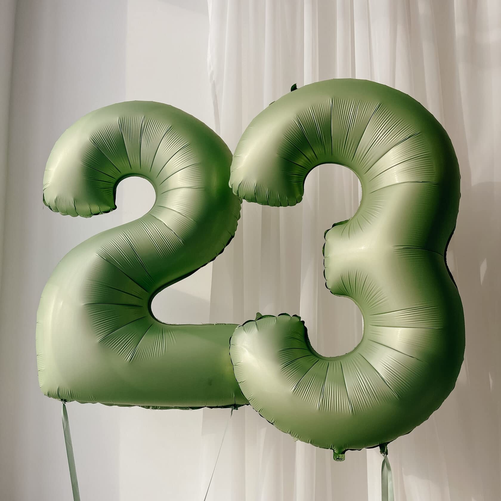 Lingqiang reusable foil balloon supports reuse with proper deflation and storage.