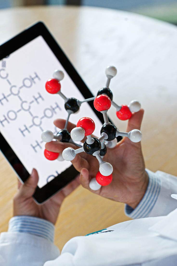 LINKTOR chemistry molecular model kit 3D geometry display showing bond angles