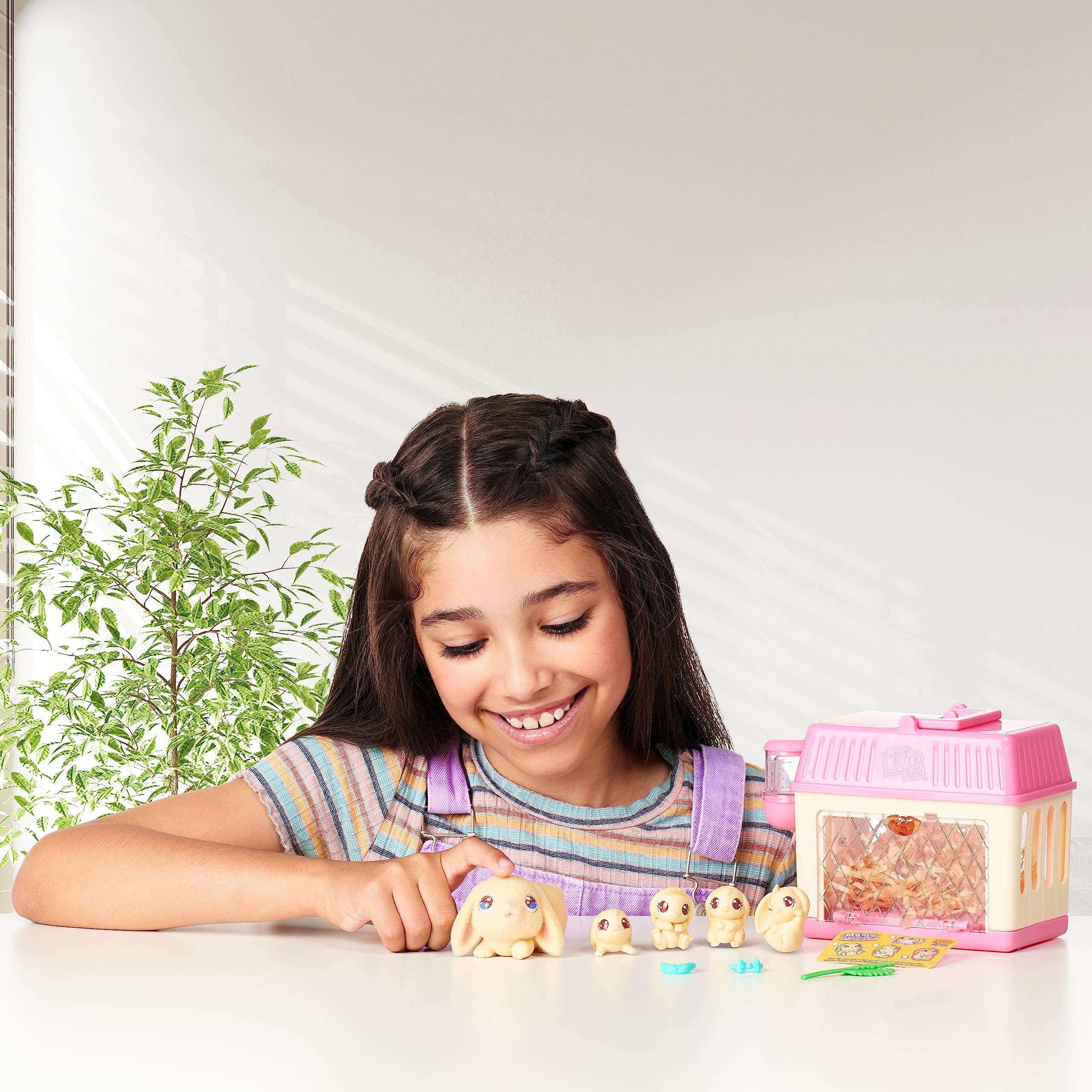Little Live Pets playhouse door open and close display encouraging repeat unboxings and exploration.