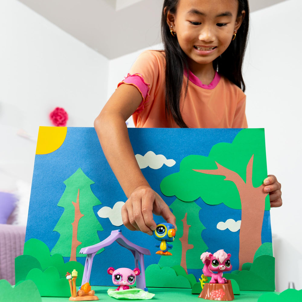 Littlest Pet Shop campfire with marshmallows for cozy storytelling.