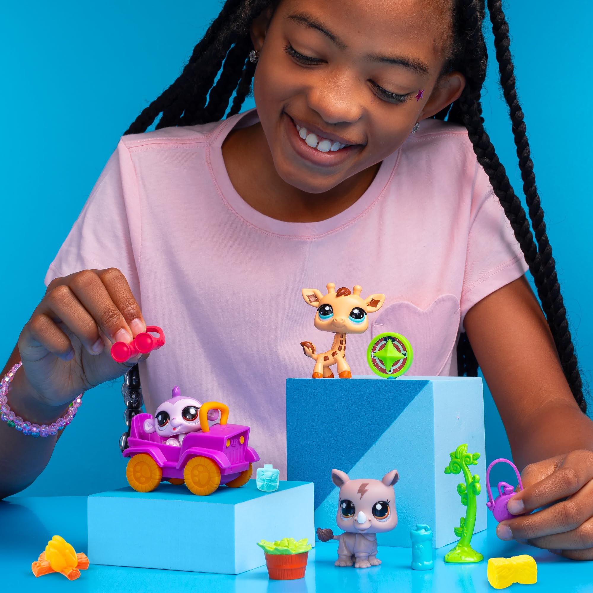 Monkey safari adventure figure supports playful narratives and friendship.