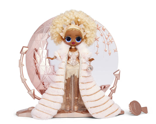 Gold-toned NYE Queen outfit and accessories for glamorous storytelling