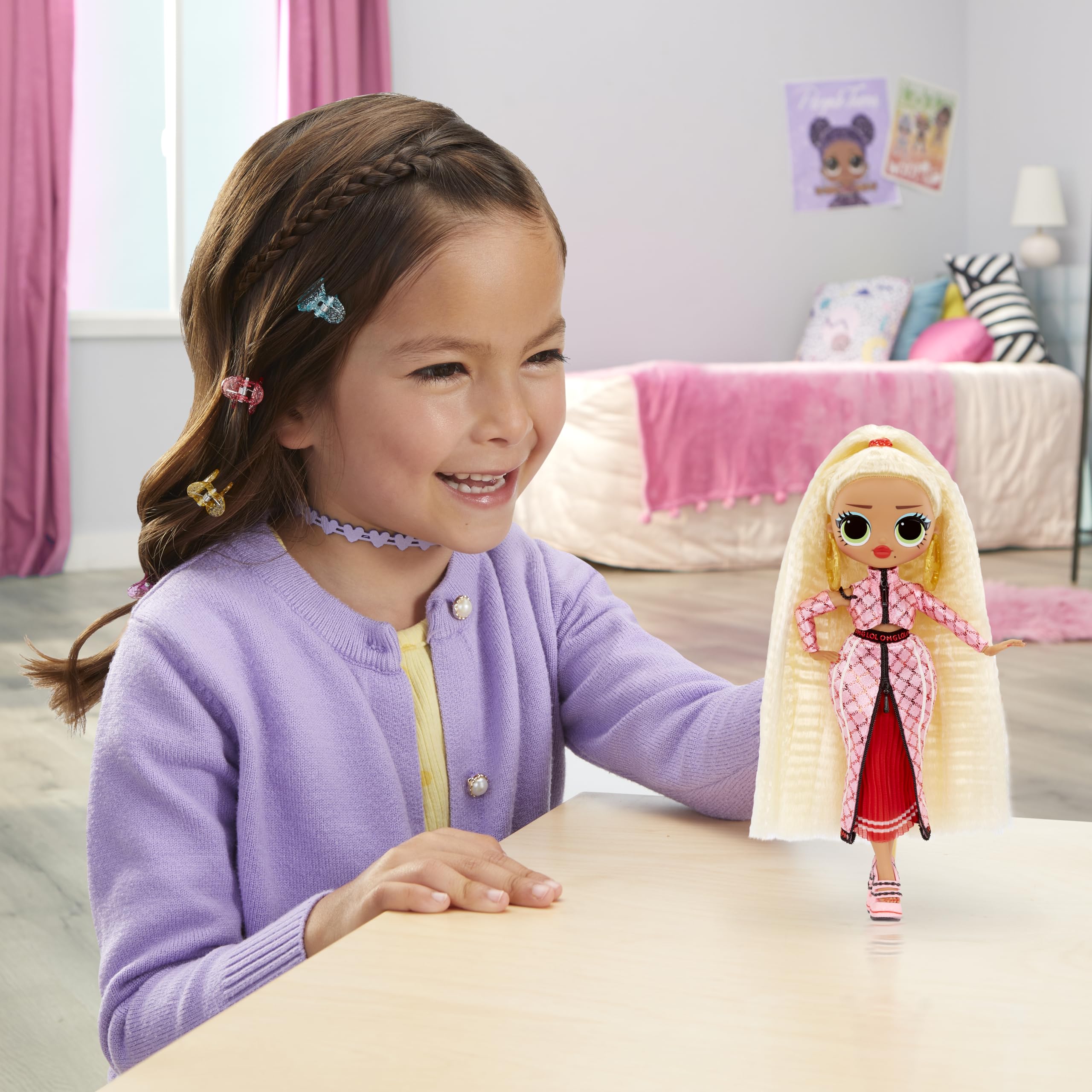 LOL Surprise OG Swag doll unboxing multiple surprises enhances gift excitement.