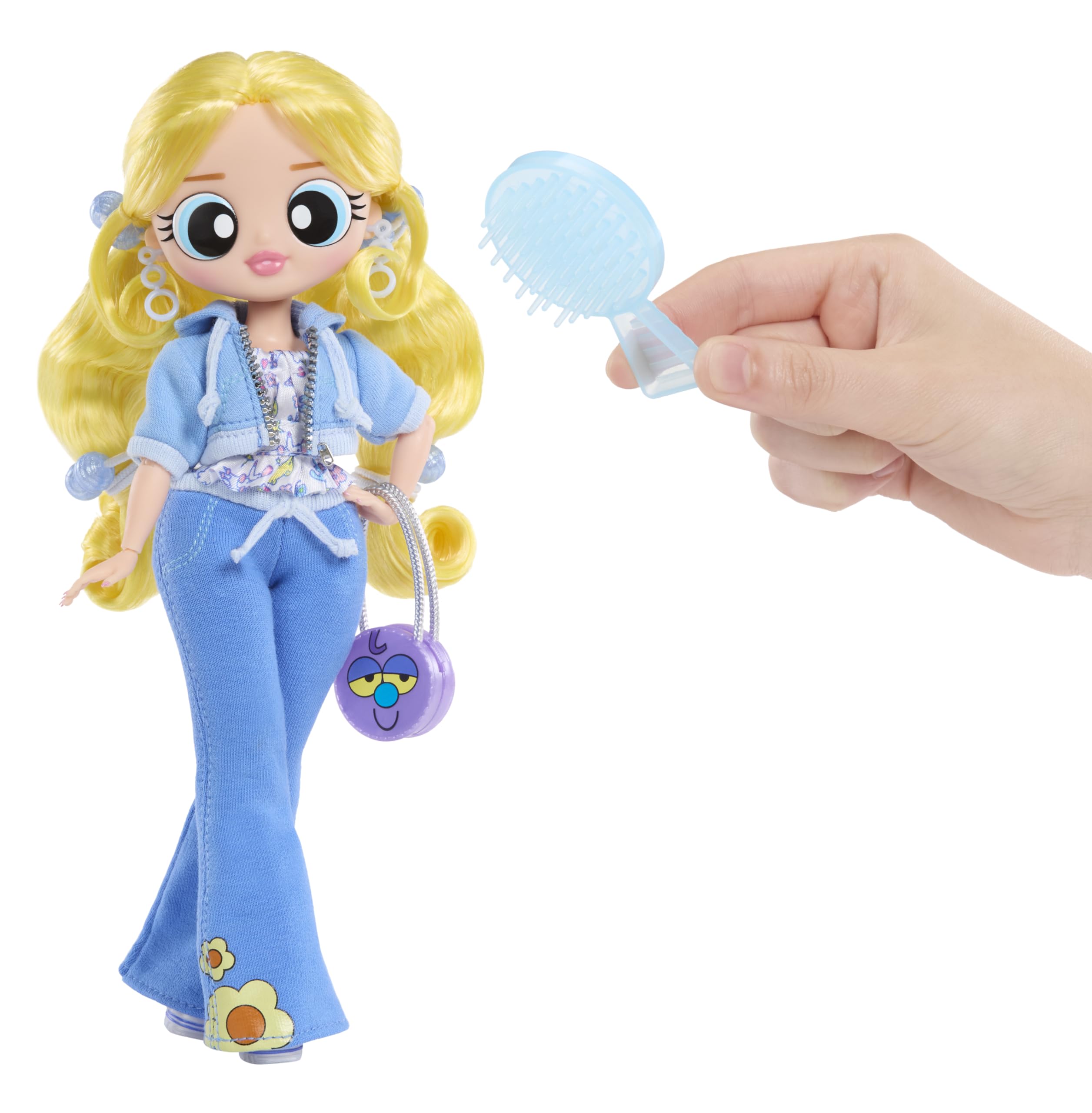L.O.L. Surprise! Powerpuff Bubbles with fashionable outfit and accessories.