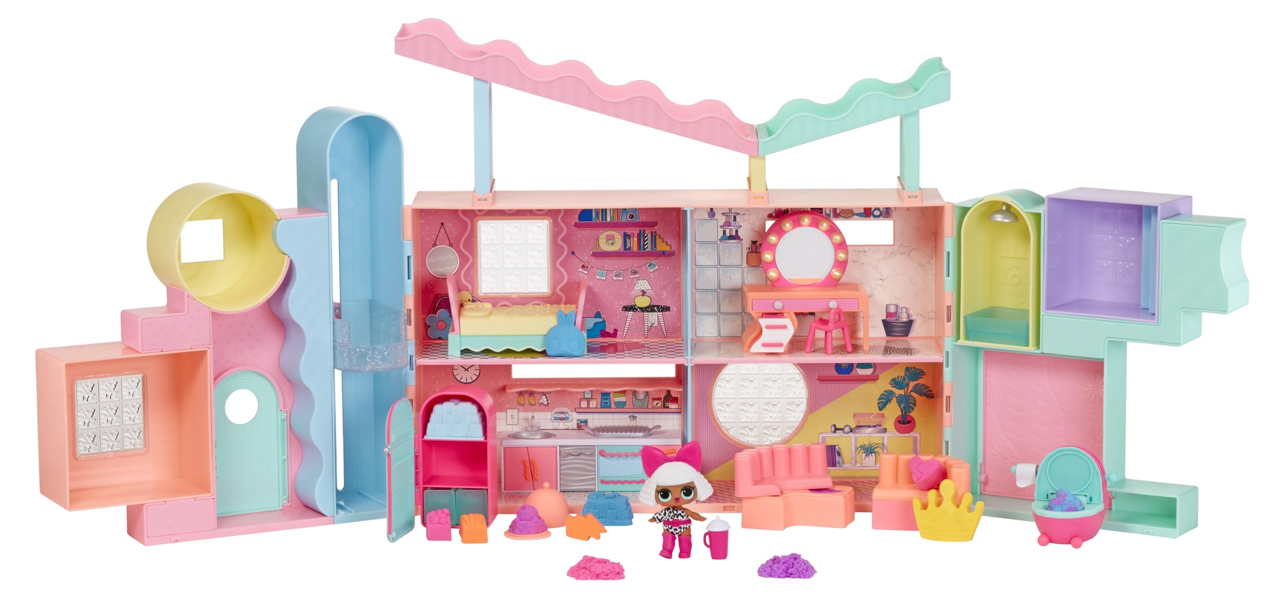 L.O.L. Surprise Squish Sand Magic House opened for tot-sized play and discovery.