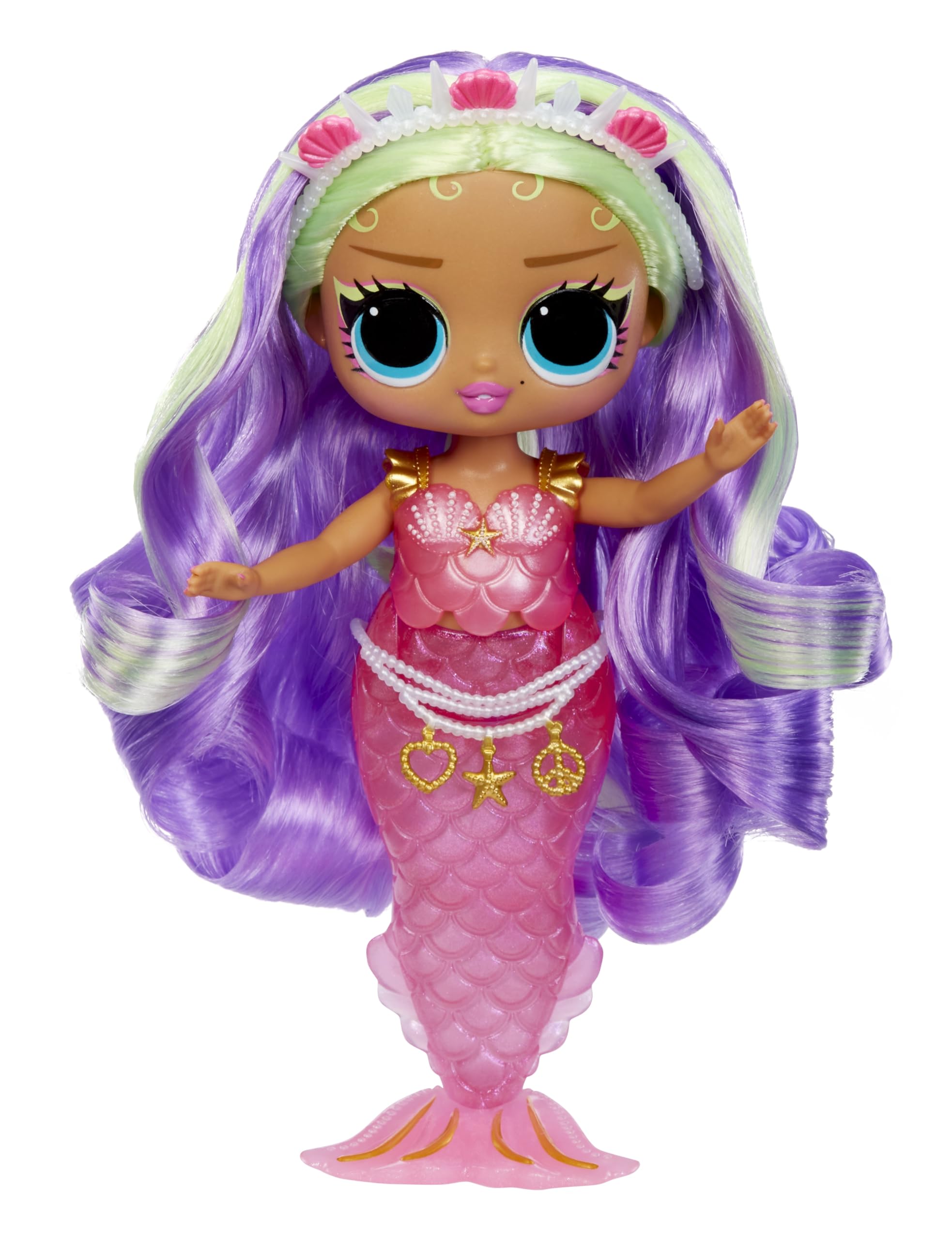 L.O.L. Surprise Tweens Mermaid Cleo Clove seashell tiara completes her ocean look.