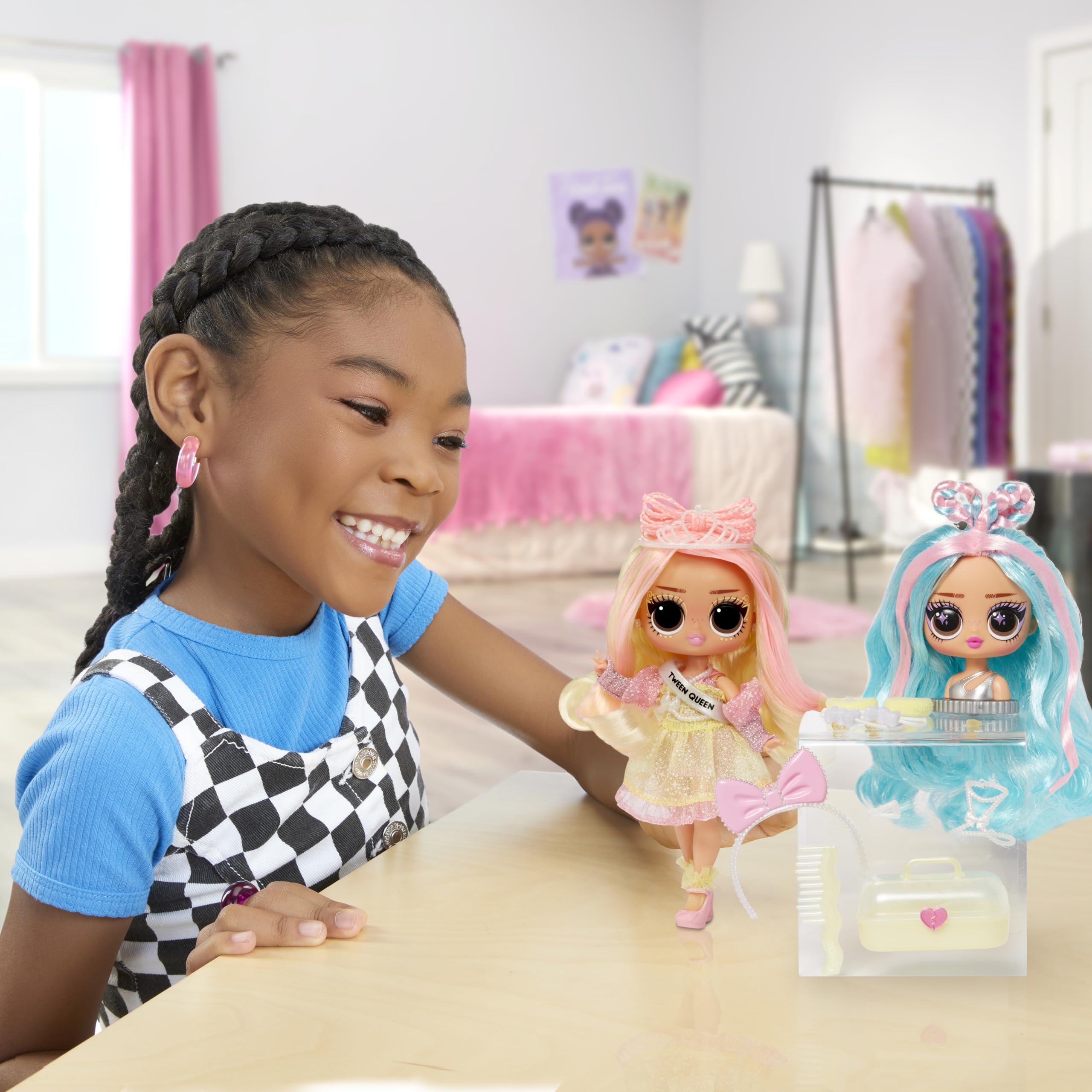 L.O.L. Surprise Tweens interchangeable looks support endless mix-and-match stories.