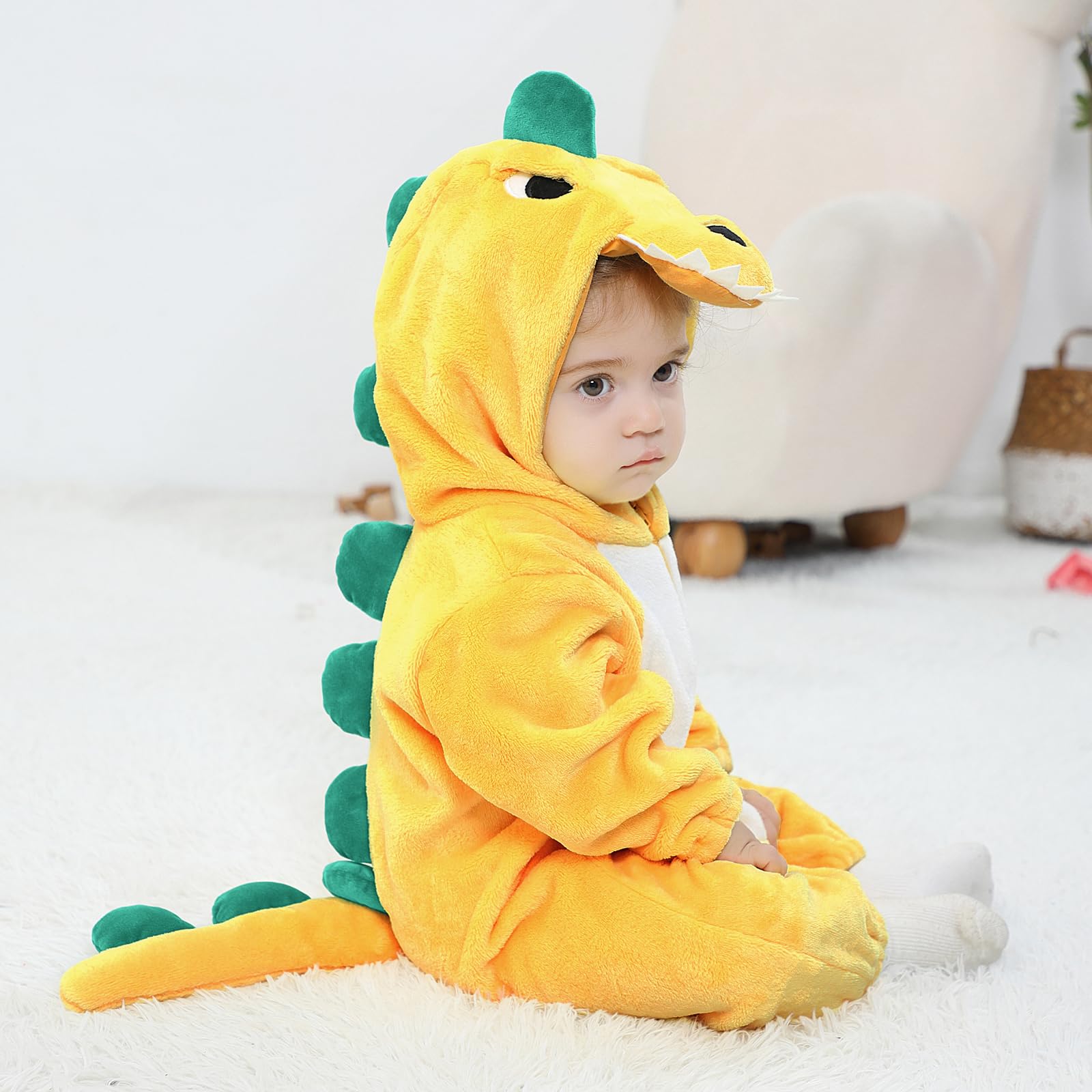 LOLANTA fleece outer with cotton lining provides soft, breathable warmth.