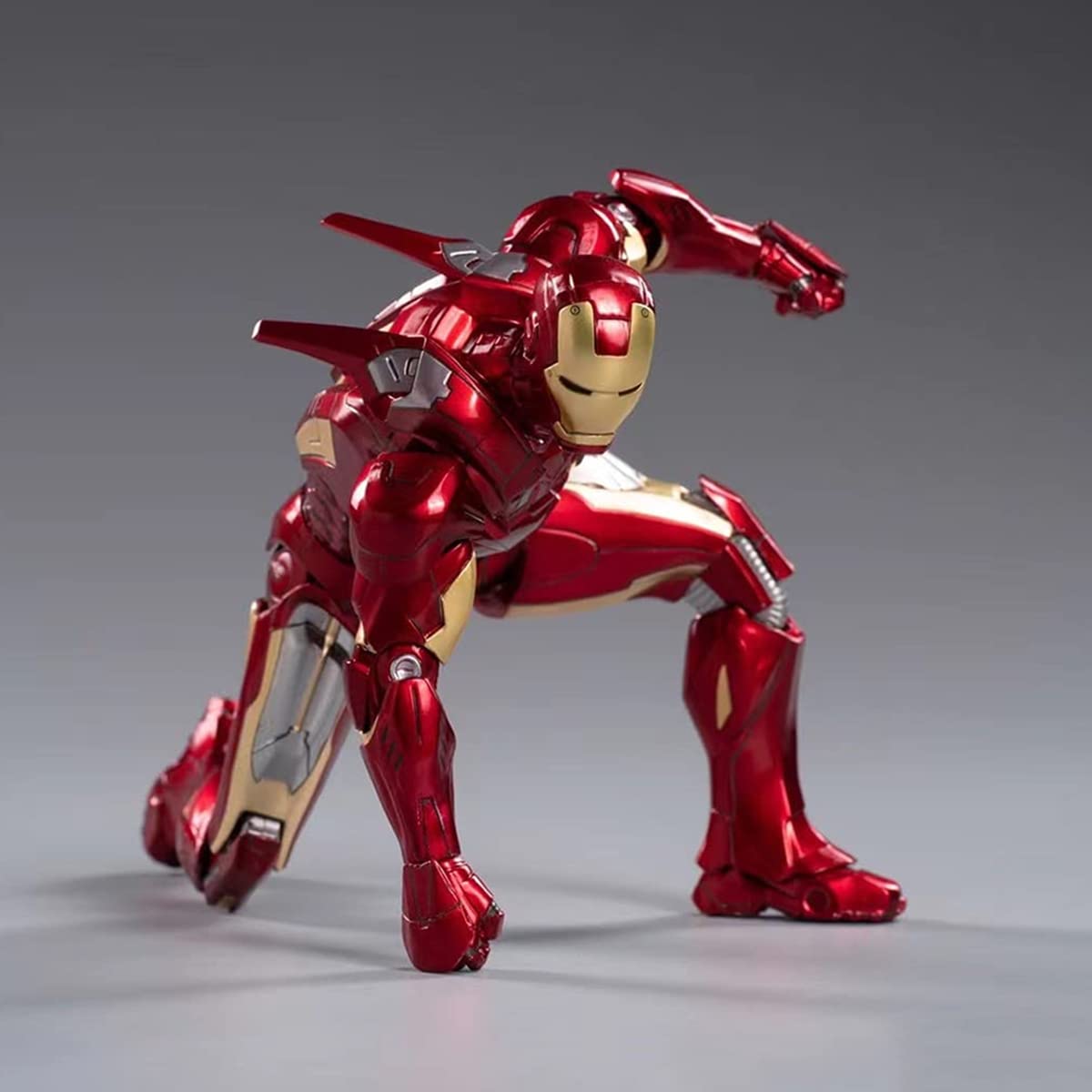 LonullyMege MK7Ironman figure shows 20 movable joints for dynamic posing