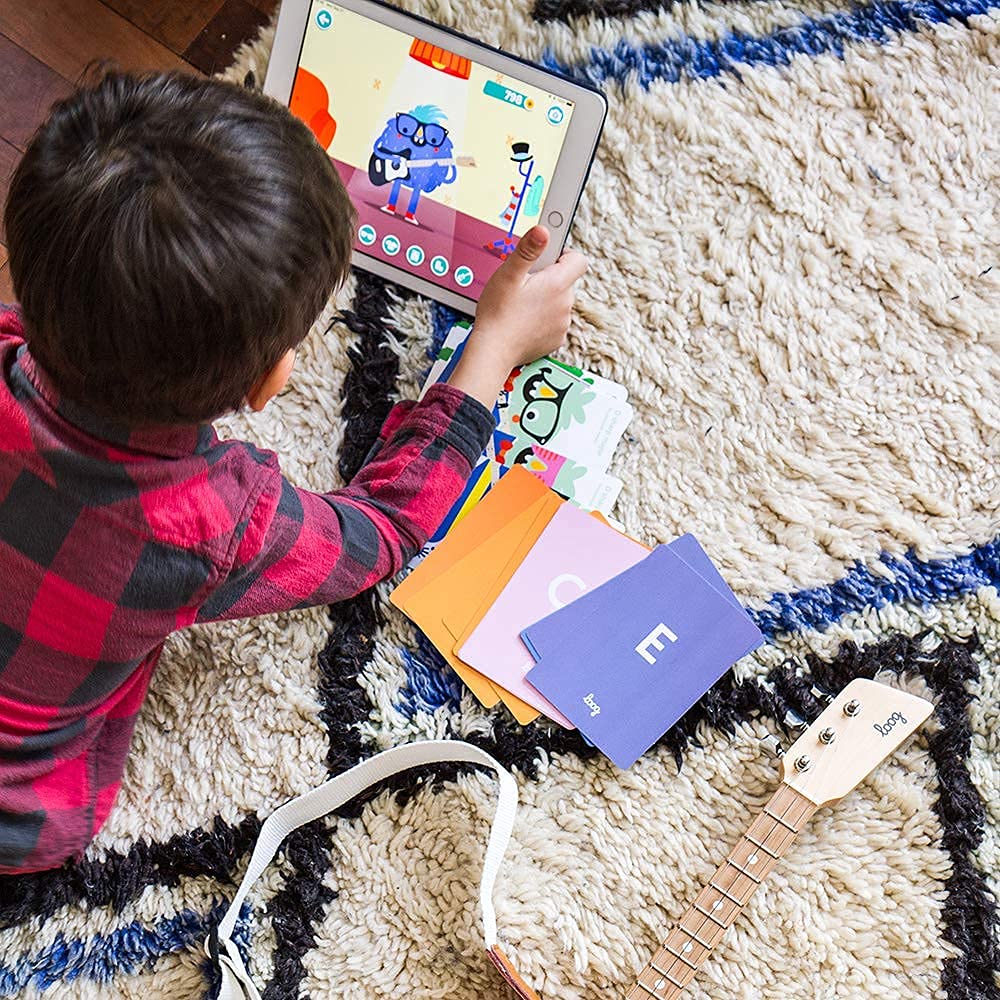 Loog Mini flashcards with chord diagrams for hands-on learning