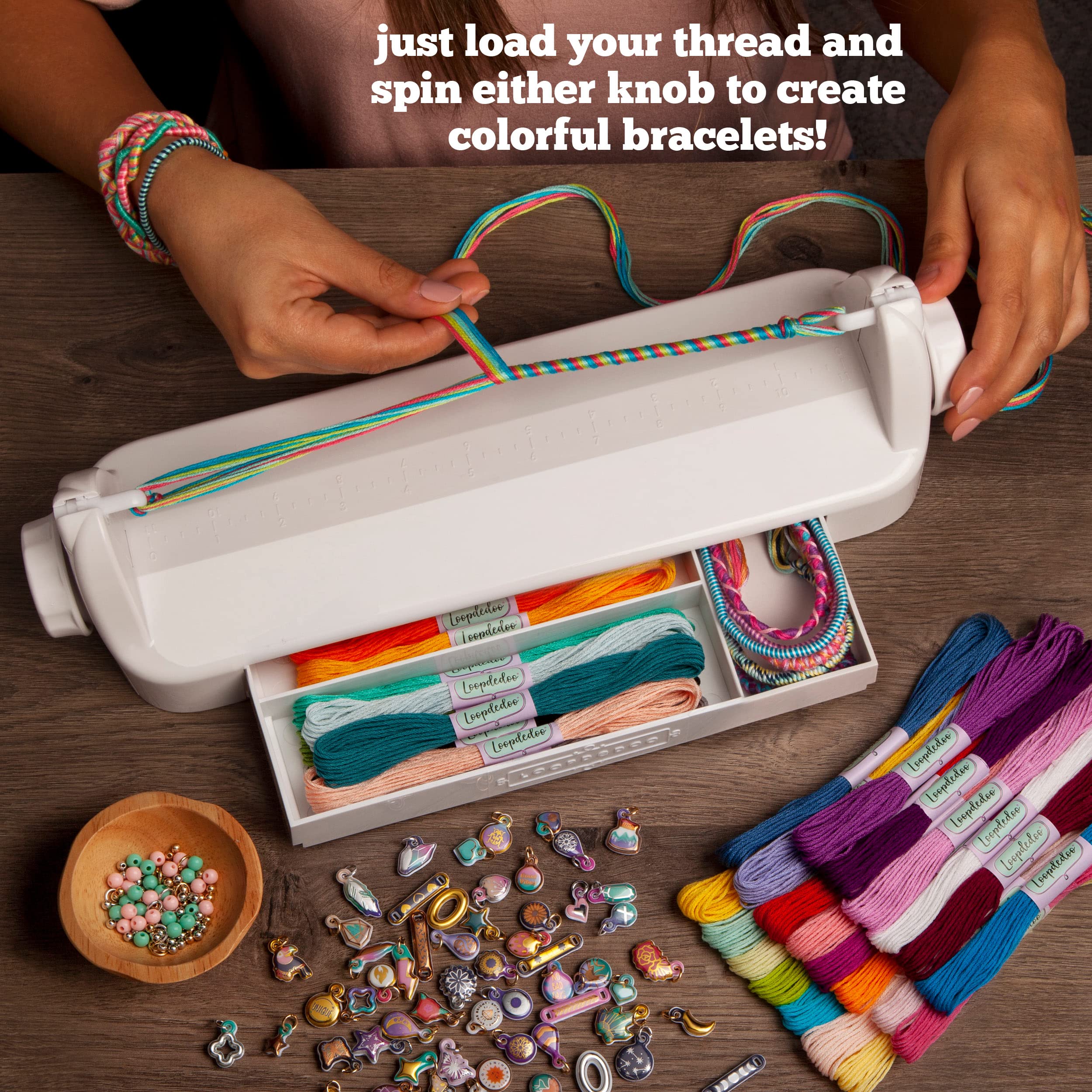 Loopdedoo Deluxe 18-color options enable vibrant, personalized bracelets.