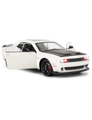 LovePosely 1/24 Dodge Challenger Hellcat front view highlights detailed die-cast finish for display