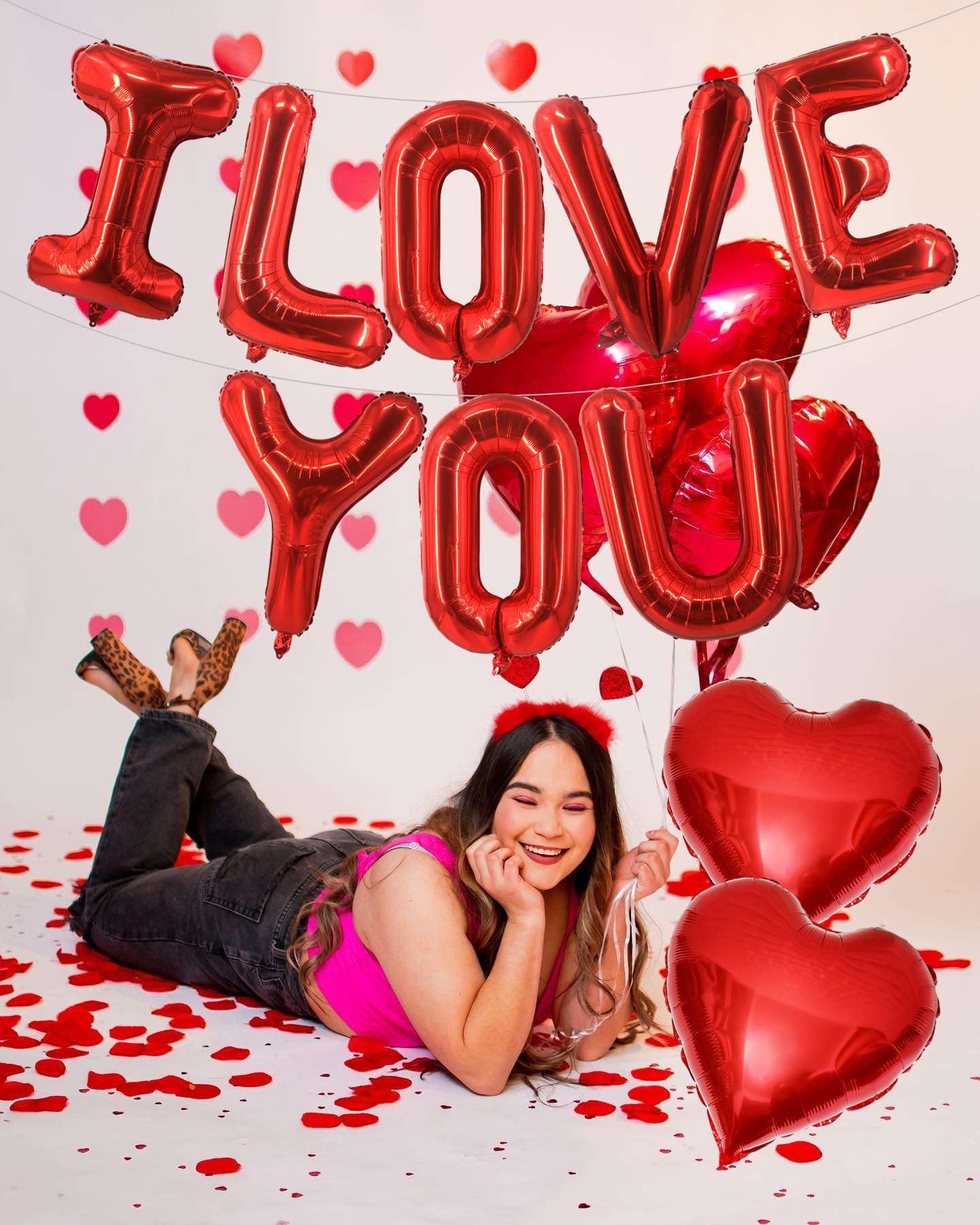 Lovoir I LOVE YOU letters balloon close-up highlights glossy metallic finish.