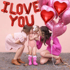 Lovoir Valentine banner balloons provide a bold statement for photo-worthy decor.