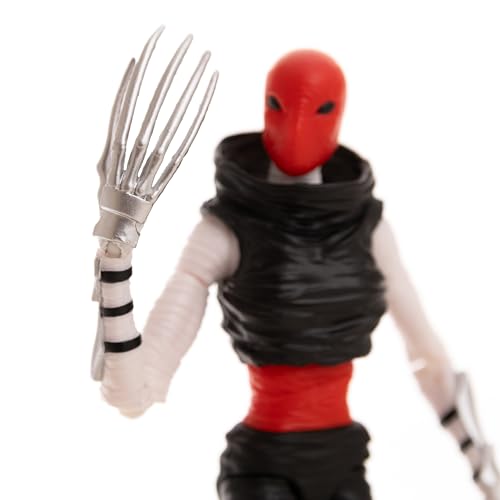 Foot Assassin claw close-up showing metal claw accessories for action poses.