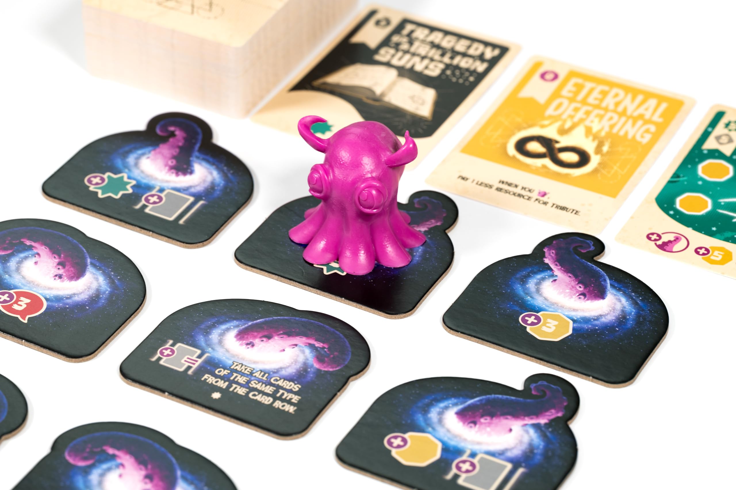Cosmoctopus relics and cards highlight strategic upgrades and choices
