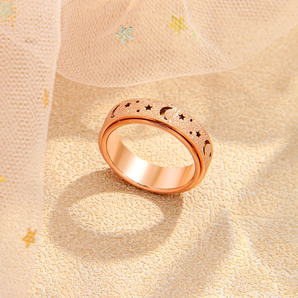 LuckyAmor ring in velvet gift bag, ideal for gifting.