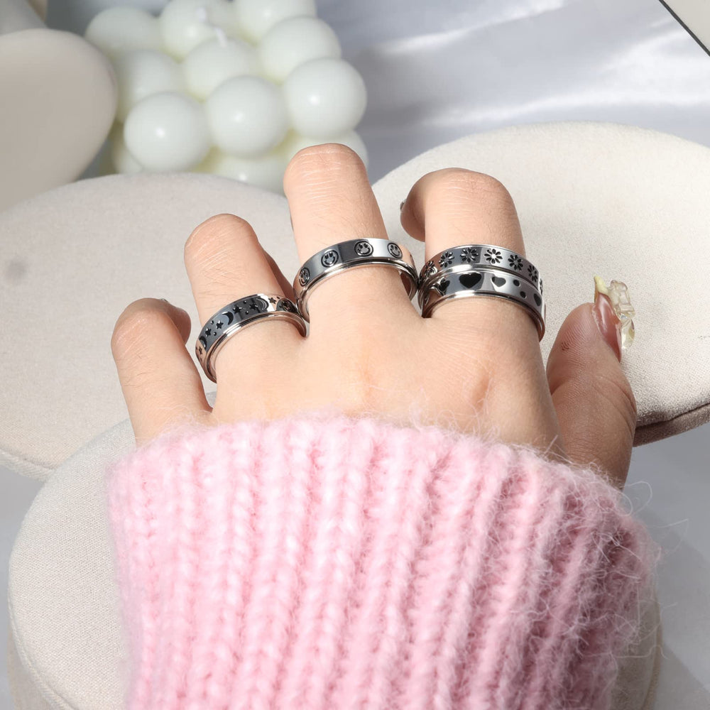 LuckyAmor spinner ring with mirror finish, durable and hypoallergenic.