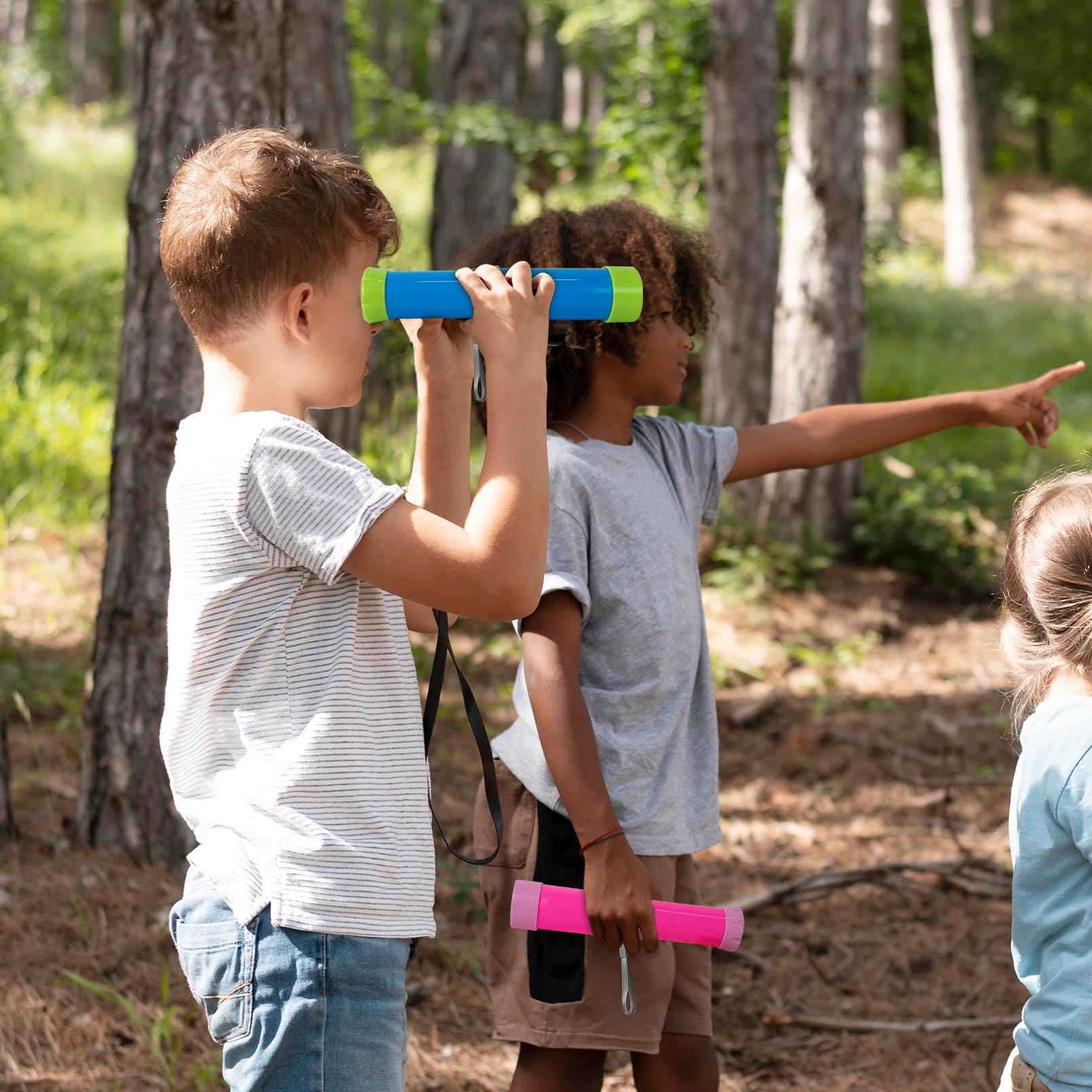 Luwint retractable monocular with kid-friendly colors for easy use