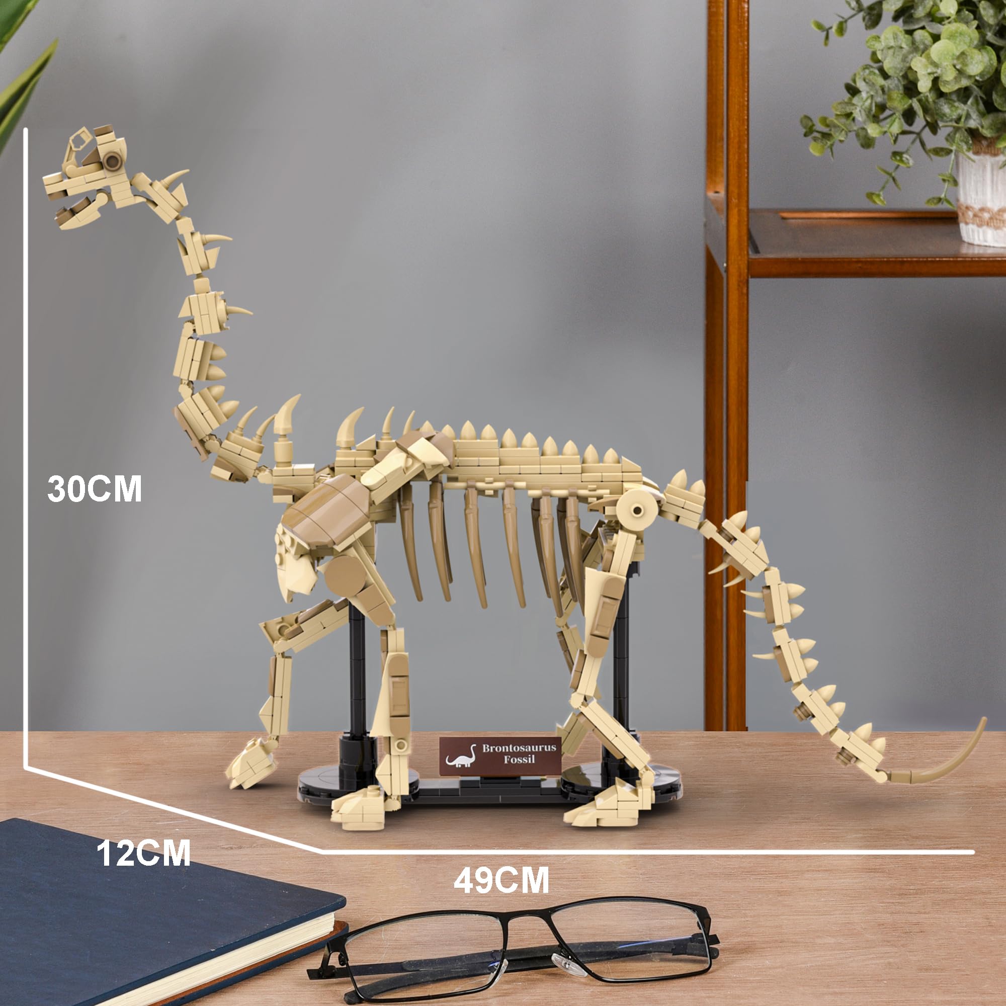 LUXEBLOCKS Brontosaurus with articulated joints for dynamic posing.