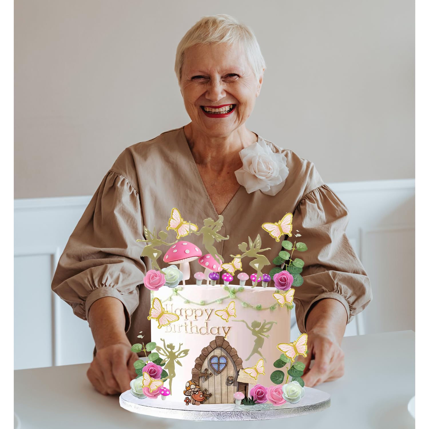 LXASIY leaves and lilies create natural garden vibes for cakes.